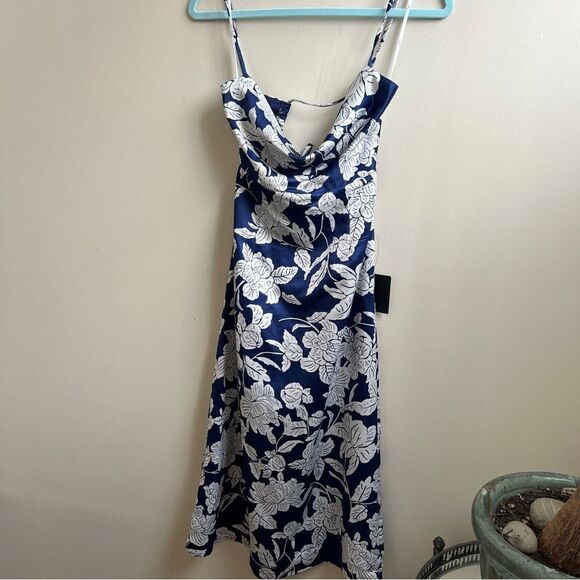 Lulus NWT Elevated Occasion Navy Satin Floral Cowl Tie-Back Dress Size XS - Picture 4 of 8